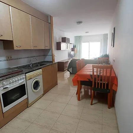 Apartment En Con Terraza, Parking, Wifi Y Se Admiten Mascotas - Es-170-95 Llanca